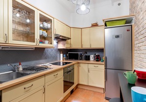 Cannes: central apartment, lively area near beaches