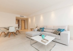 Carlton area: chic & new 2 beds/ 2 baths