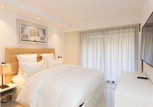 Carlton area : Luxury & new 2 beds/ 2 baths
