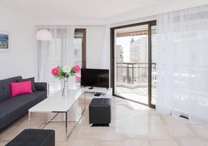 Carlton: New 2 beds/ 2 baths w/ side sea view