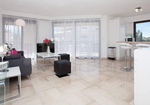 Carlton: New 2 beds/ 2 baths w/ side sea view