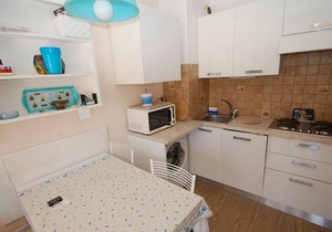 Central Studio with Terrace, A/C, Parking & Near Beach