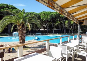 Chalet by the Sea & Shade