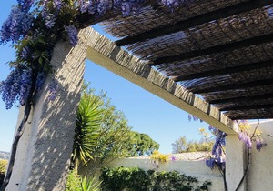 Charming Provencal house, beautiful view, near beach, swimming pool, tennis