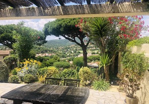 Charming Provencal house, beautiful view, near beach, swimming pool, tennis