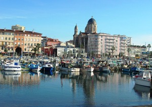 Charming studio classified 3 *, tastefully decorated by the sea, swimming pool, air conditioning, park