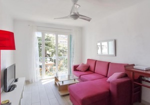 Charming two-bedroom with balcony close to La Promenade des Anglais
