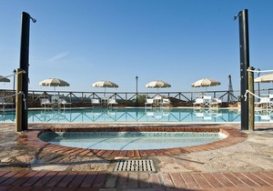 Cosy apartment for 5 people with A/C, pool, TV, panoramic view and parking