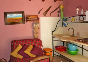 Cosy apartment in villa with WIFI, pool, TV, terrace, pets allowed, panoramic view and parking