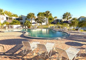 Country Club Condominium