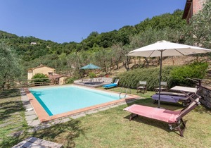 Country House / Farm House in Mastiano with 2 bedrooms sleeps 4