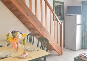Cozy apt with loft, terrace and parking in Fréjus