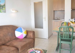Cozy apt with loft, terrace and parking in Fréjus