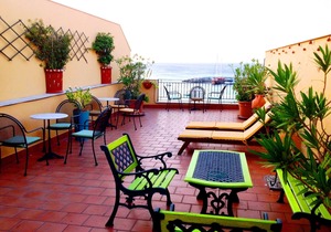 Double or twin room with private bathroom in Palermo - Sea area