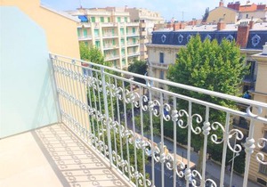 DUPLEX BALCON CENTRE MER 504