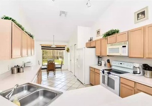 Entire Villa with Pool and great Privacy near Disney