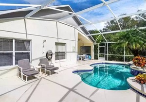 Entire Villa with Pool and great Privacy near Disney