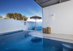 Eolia Kamari Villa