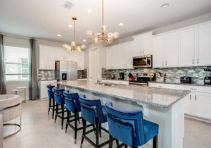 EV 1560 - 9 Bed 6 Bath Villa with Screened-In Pool, Kids Custom Bedroom, Games