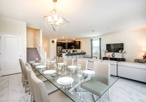 EV 1672 - 9 Bed 5 Bath Villa with Screened Pool with Spillover Spa, Kids Bedroom