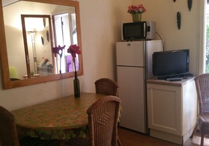 Family House 3 rooms Swimming pool Parking WIFI 2 kms Sea Villeneuve Loubet