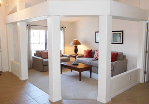 Fantastic 4 bed detached home, large pool, great pool deck, Disney 9 miles!