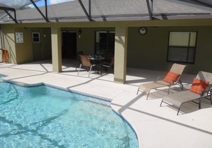Fantastic 4 bed detached home, large pool, great pool deck, Disney 9 miles!