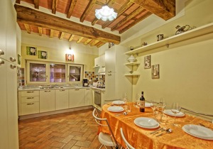 Flavia 2 - Vacation Rental with swimming pool in Lucca