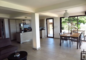French Riviera, Magnificent ground floor villa feet in water, private sea access, 180 ° view