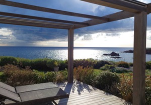 French Riviera, Magnificent ground floor villa feet in water, private sea access, 180 ° view