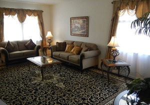 Gorgeous 4 Bedroom Villa, Private Pool - Minutes away from Disney World