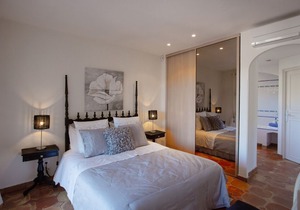 Gorgeous villa full airco amazing sea views 3 minute walk beach