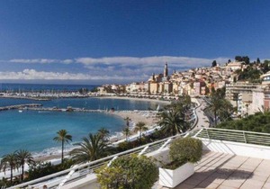 Grand 2P avec Parking et Terrasse, Piscine sur le Toit, Proche des Plages à Menton - FR-1-196-172