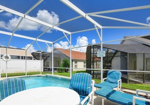 GREAT LOCATION, PRIVATE POOL, SPACIOUS BEDROOM, FREE WIFI!!
