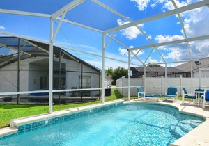 GREAT LOCATION, PRIVATE POOL, SPACIOUS BEDROOM, FREE WIFI!!