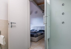 Ground floor apartment in the center with garden