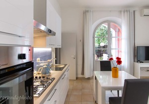 Ground floor apartment in the center with garden