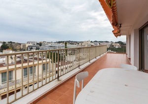 ILIADE - Spacious 3 rooms apartment top floor with large terrace and parking