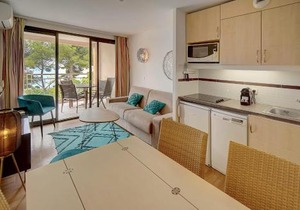 IMMOGROOM - 2 Rooms - Renovated - Pool - Air conditioning - Parking - Wifi