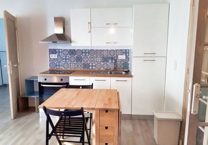 In the heart of Juan les Pins, 2-bedroom apartment