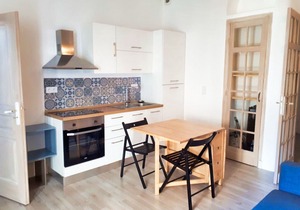 In the heart of Juan les Pins, 2-bedroom apartment