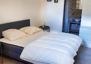 In the heart of Juan les Pins, 2-bedroom apartment
