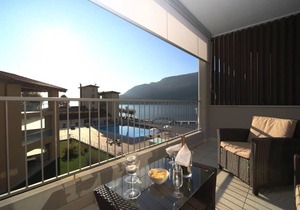 2 bedroom Lake Maggiore apartment with pool