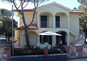 Holiday apartment Castagneto Carducci for 1 - 7 persons with 3 bedrooms - Holiday apartment in one o