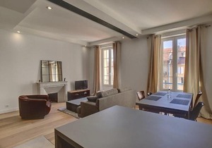 Jaures Home