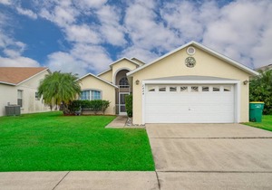 Lake Views, Relaxing Pool/Spa. Updated Home. PET FRIENDLY