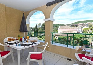 Le Belvédère (R8 240) by Interhome