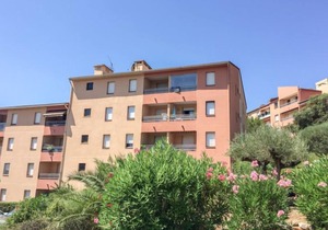 Les Pins Ensoleilles by Interhome