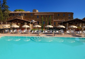 Lovely apartment for 3 guests with pool, A/C, TV, panoramic view and parking