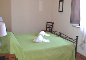 Lovely apartment for 3 guests with pool, A/C, TV, panoramic view and parking